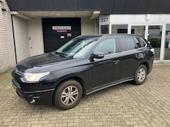 Mitsubishi Outlander - 2.0 Intense / NIEUW MODEL / CLIMA / ALU VELGEN / EURO-5