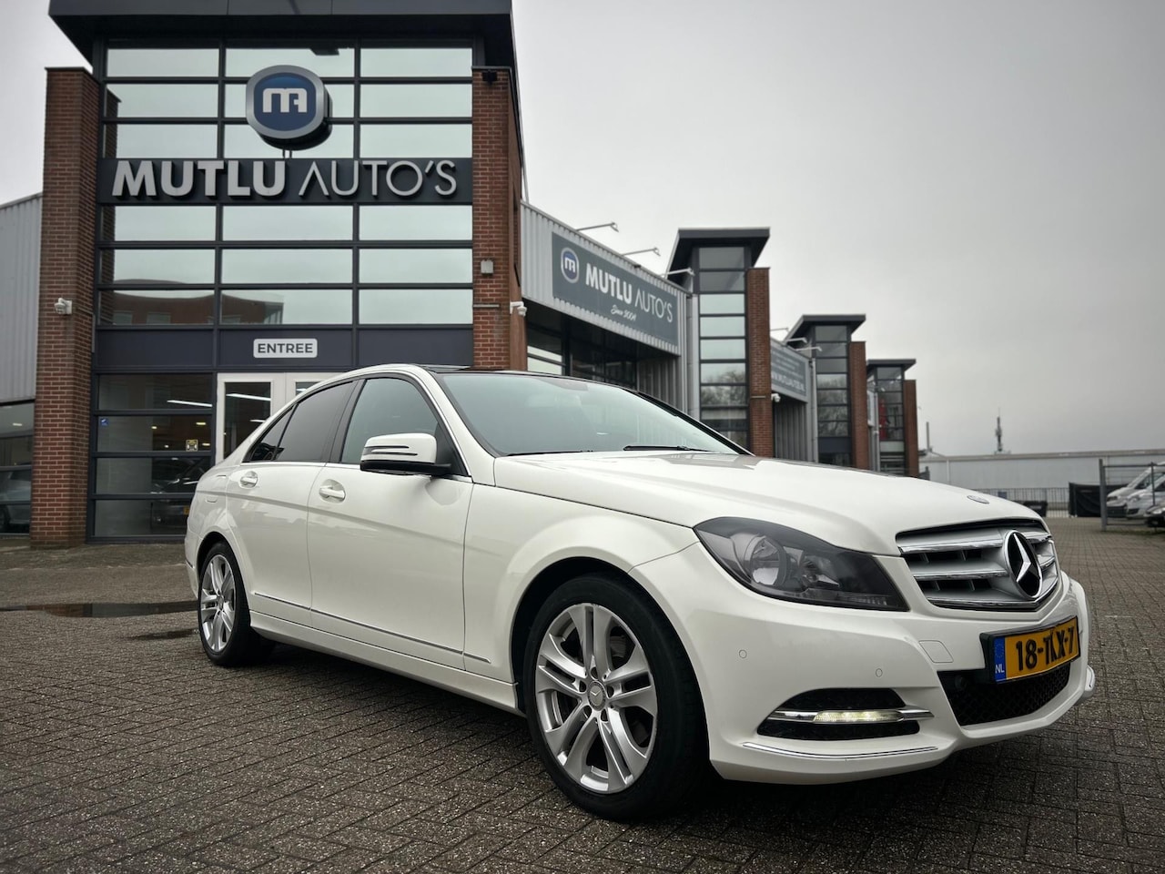 Mercedes-Benz C-klasse - 180 Premium Edition PDC NAVI NAP APK - AutoWereld.nl