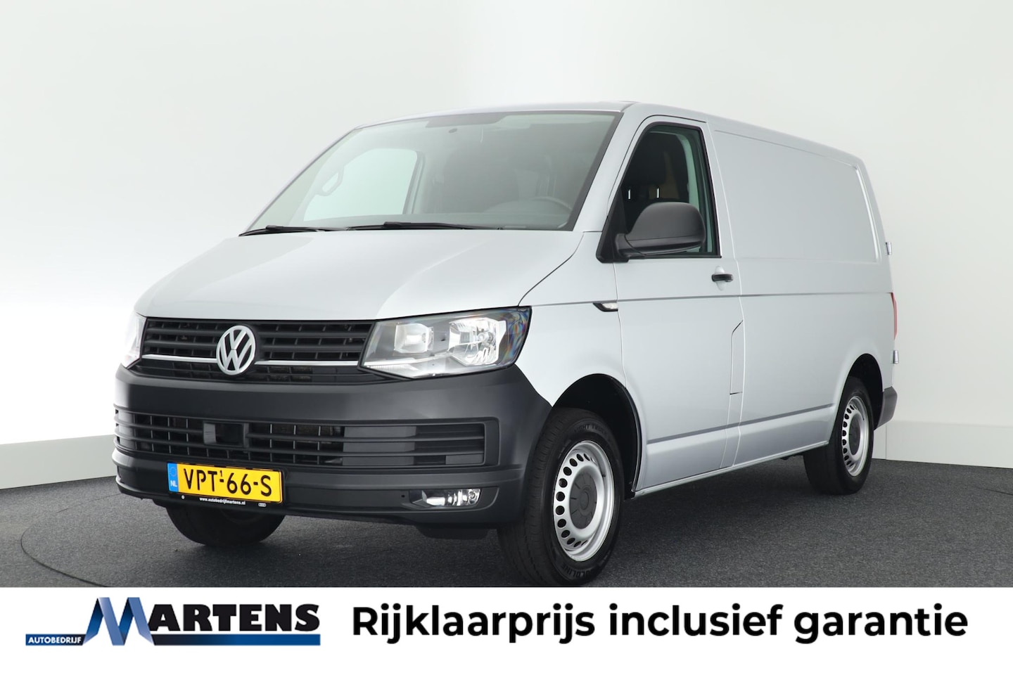 Volkswagen Transporter - 2.0 TDI 150pk DSG L1H1 Parkeersensoren Stoelverwarming - AutoWereld.nl