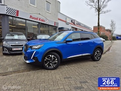 Peugeot 2008 - 1.2 PURETECH ALLURE PACK / Trekhaak / Dealer onderhouden /