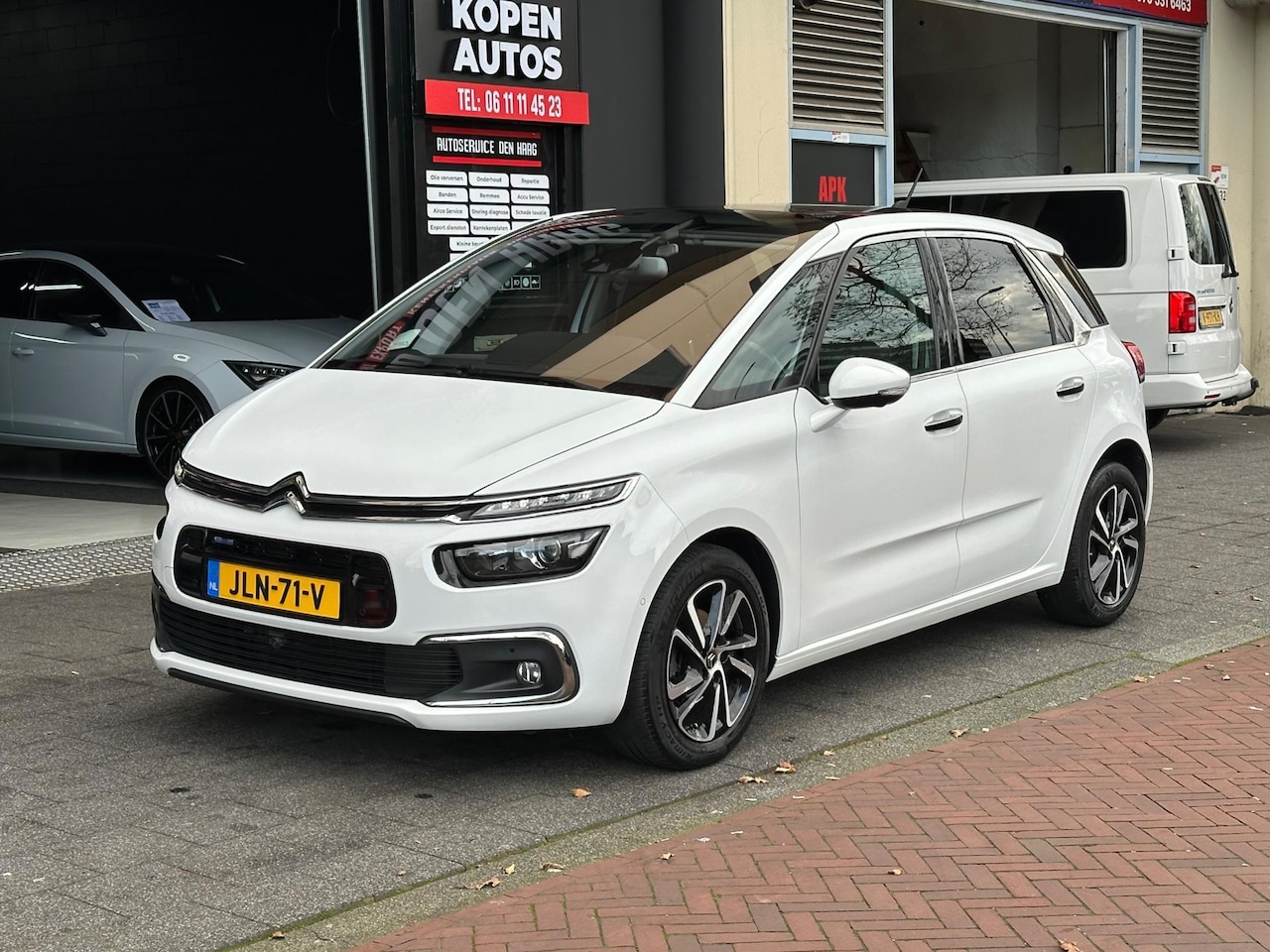 Citroën C4 Picasso - 1.2 PureTech Shine Automaat Leer Navi Camera Pano - AutoWereld.nl