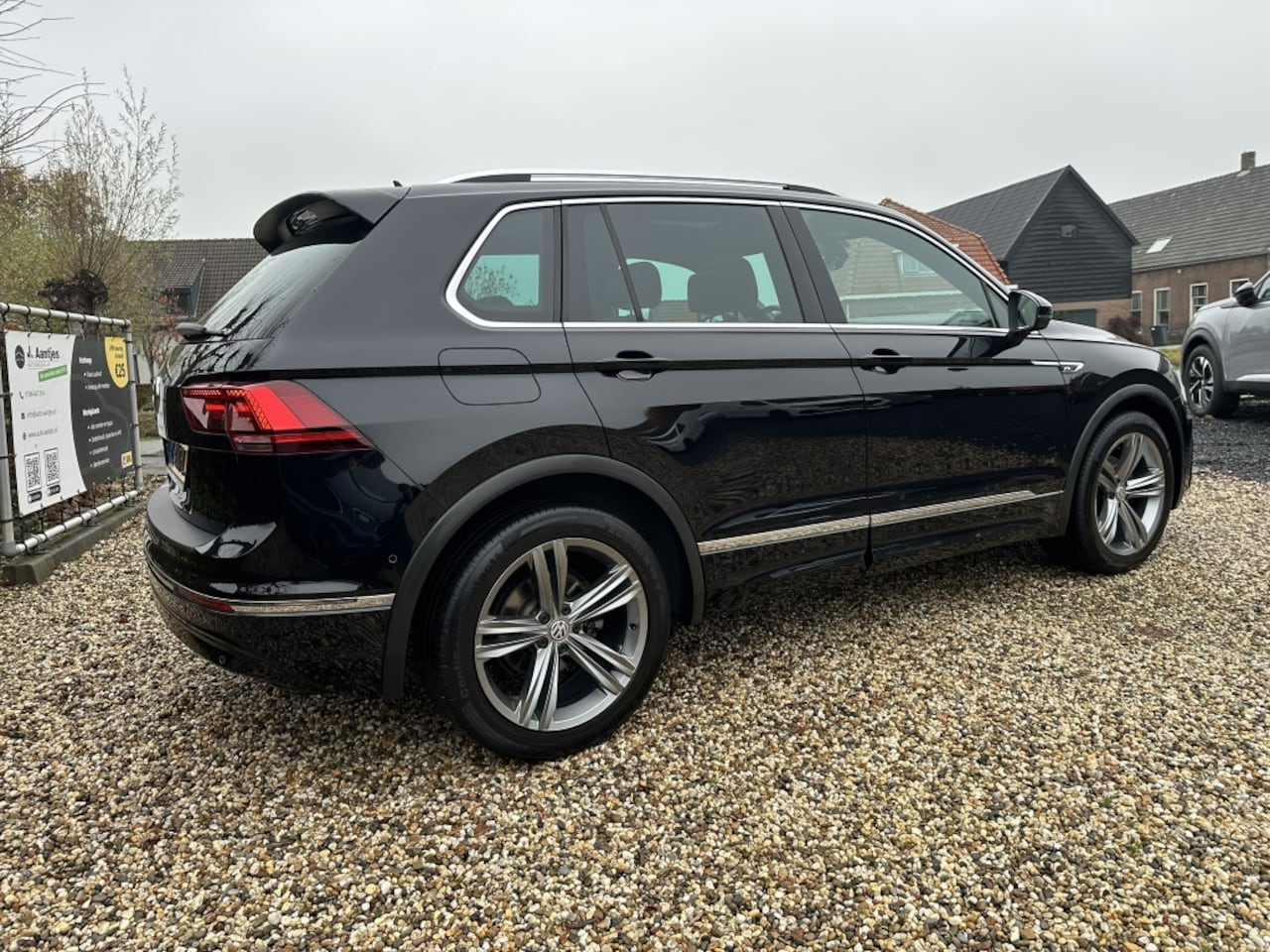 Volkswagen Tiguan - 1.5 TSI R-Line Panoramadak/Trekhaak
