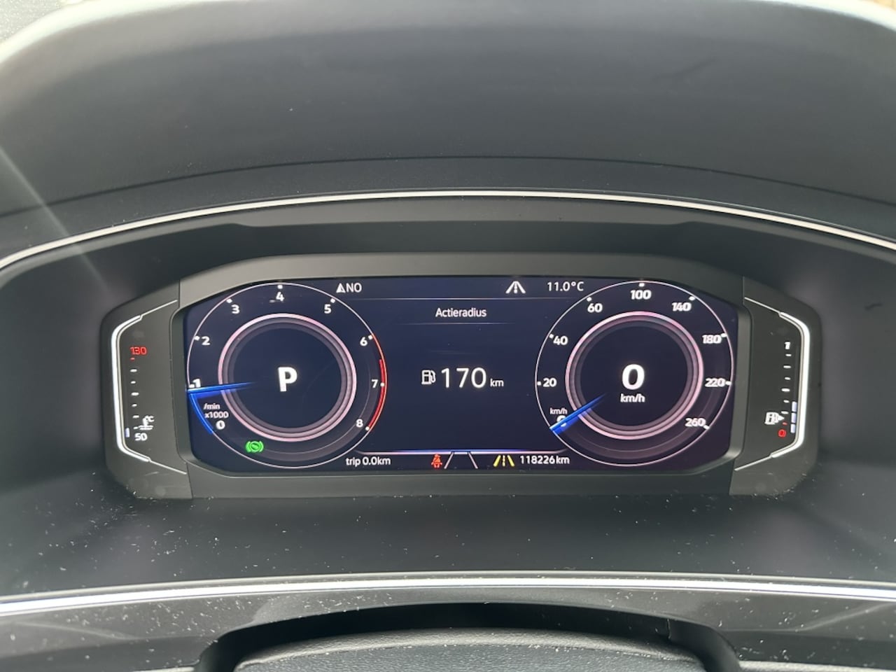 Volkswagen Tiguan - 1.5 TSI R-Line Panoramadak/Trekhaak