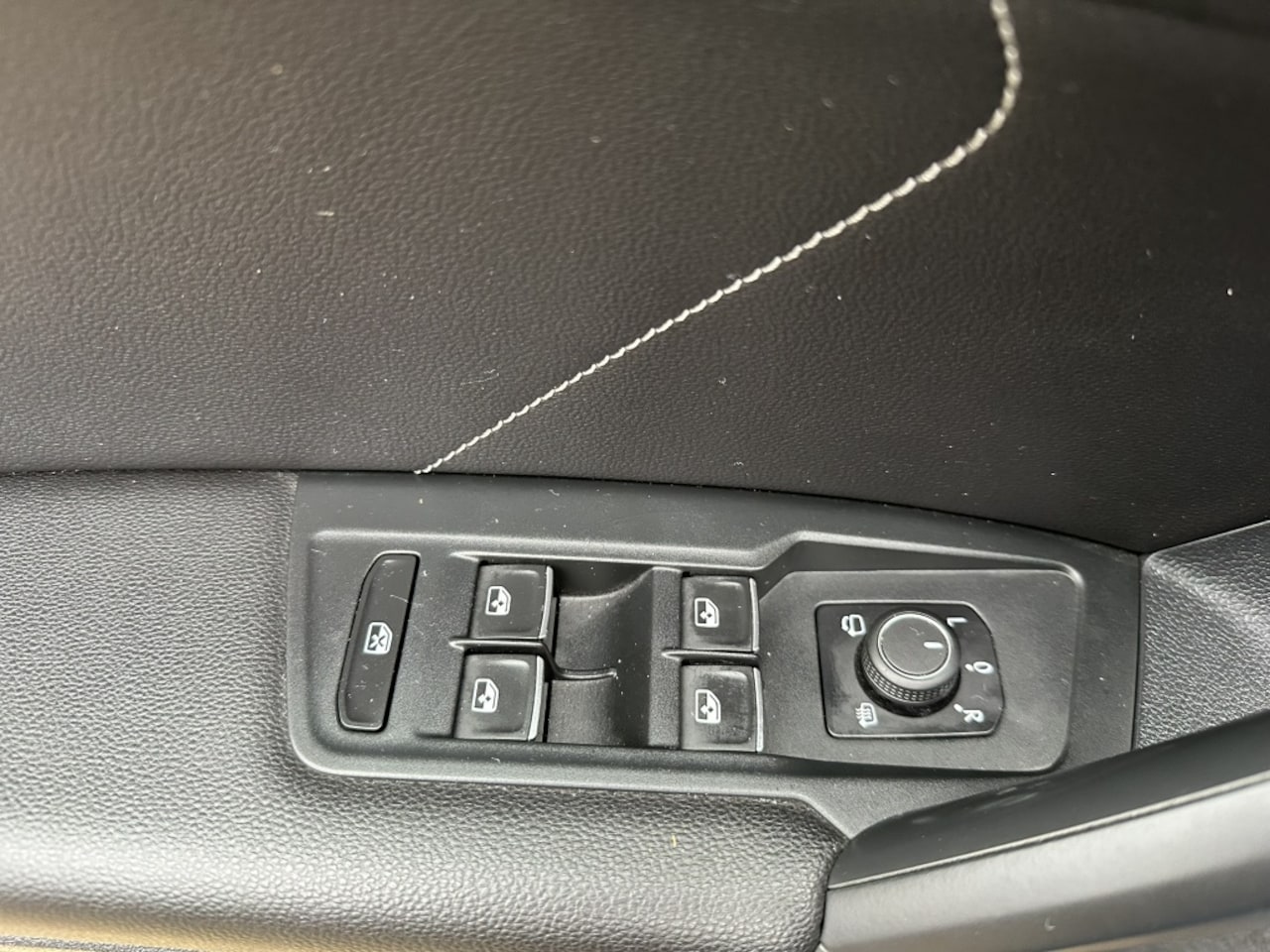 Volkswagen Tiguan - 1.5 TSI R-Line Panoramadak/Trekhaak