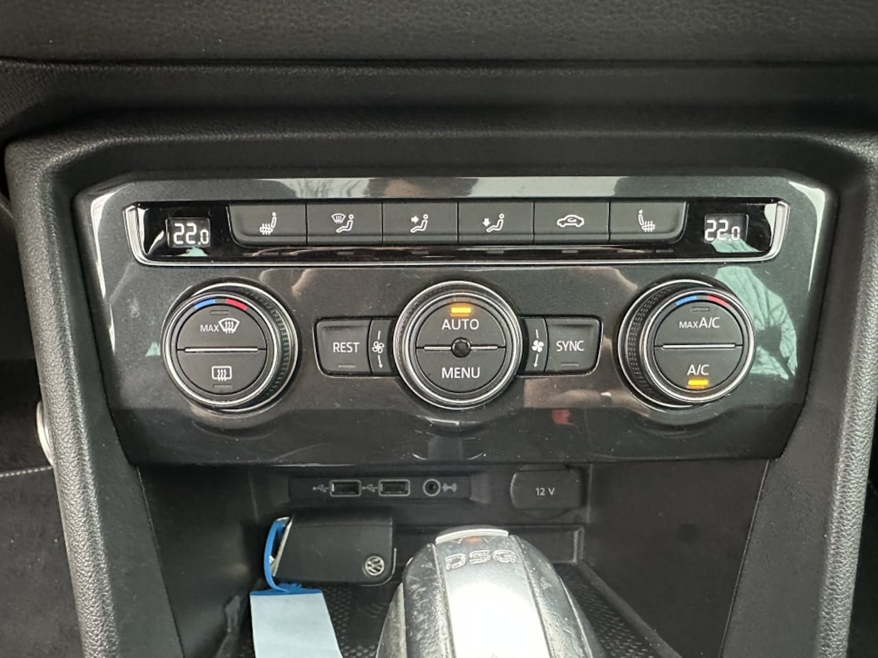 Volkswagen Tiguan - 1.5 TSI R-Line Panoramadak/Trekhaak