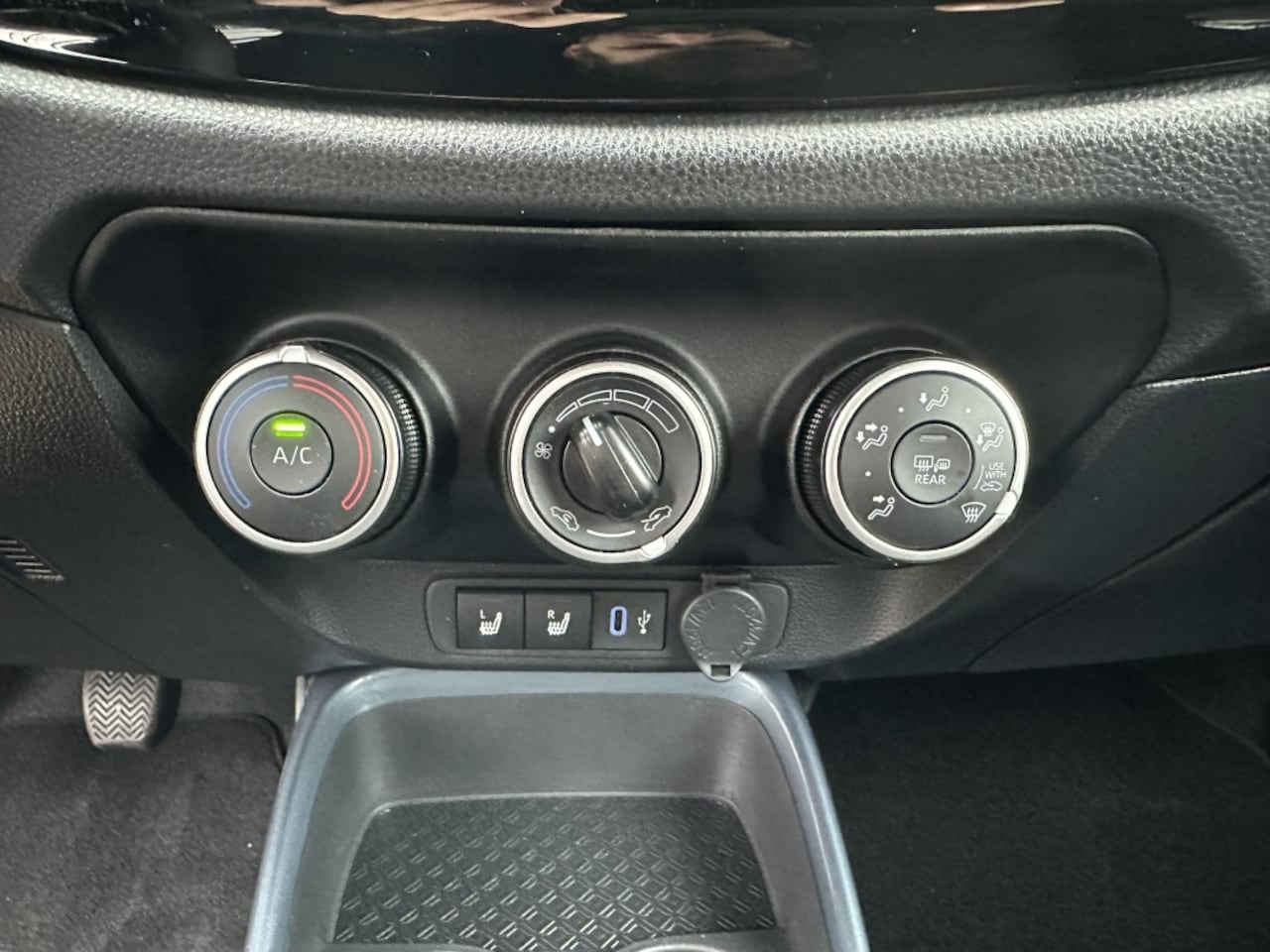 Toyota Aygo X - 1.0 VVT-i MT TeamPlayer Stoelverwarming