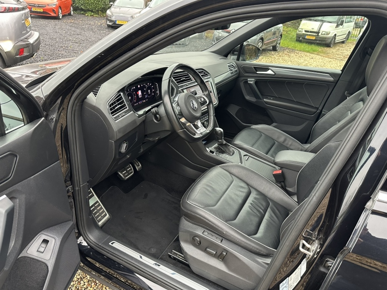 Volkswagen Tiguan - 1.5 TSI R-Line Panoramadak/Trekhaak
