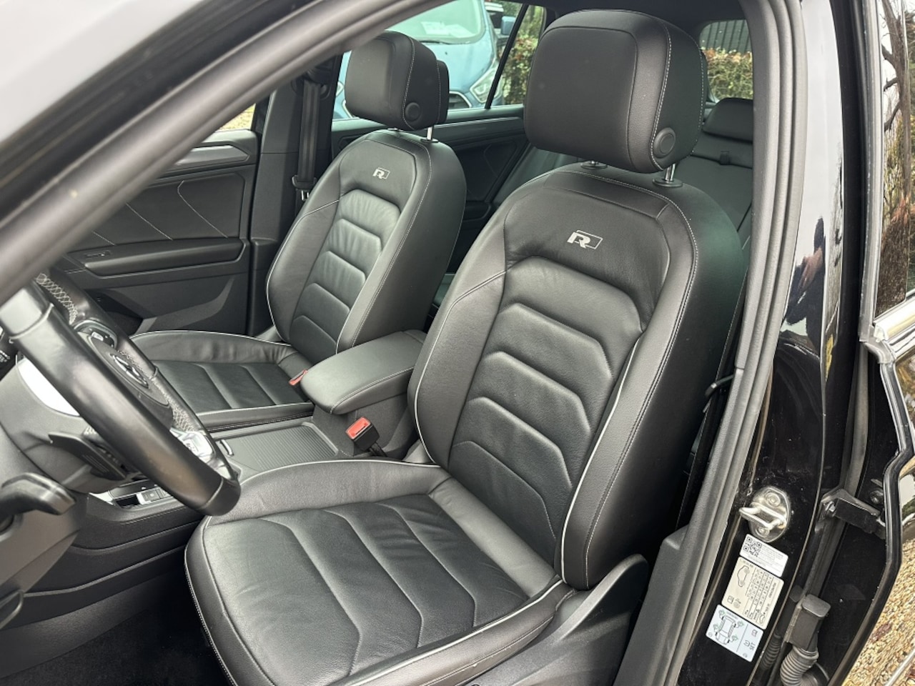 Volkswagen Tiguan - 1.5 TSI R-Line Panoramadak/Trekhaak
