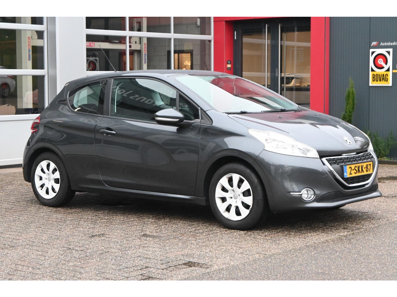 Peugeot 208 - 1.2 VTi Active 82pk | Airco | Trekhaak | Cruise Control | Bluetooth - AutoWereld.nl