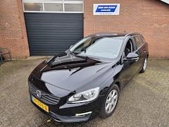 Volvo V60 - 2.0 D2 Momentum 2016 / Stoelverwarming
