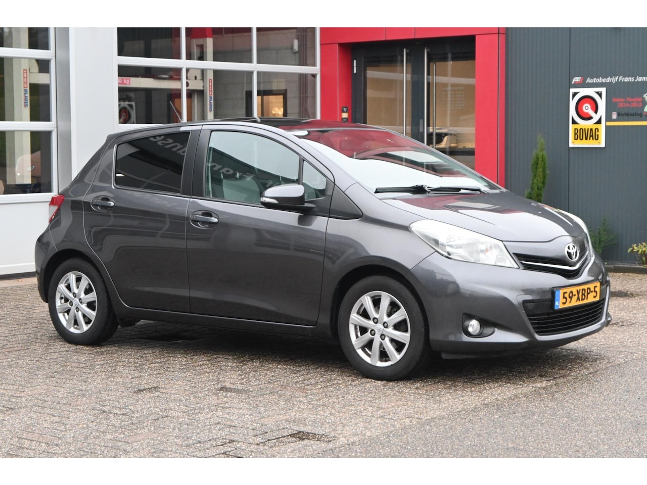Toyota Yaris - 1.3 VVT-i 99pk Executive 5drs Automaat | 1e-eigenaar | Panoramdak | Camera | Keyless | Cru - AutoWereld.nl
