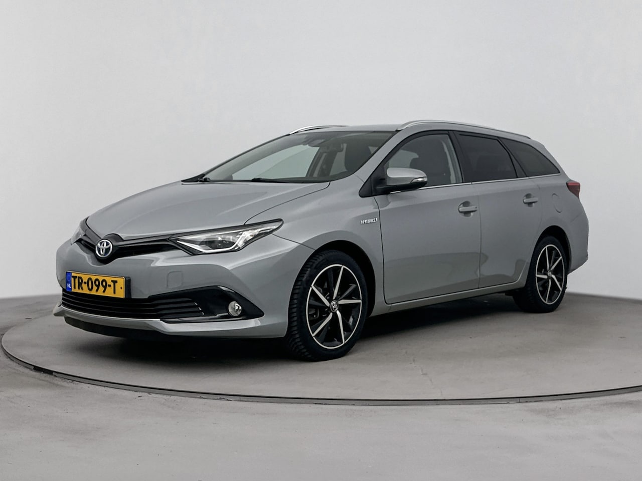 Toyota Auris Touring Sports - 1.8 Hybrid Exclusive | Trekhaak | Stoelverwarming | Navigatie - AutoWereld.nl