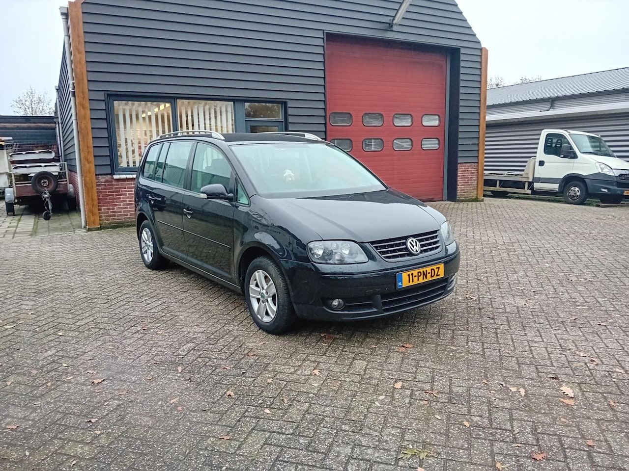 Volkswagen Touran - 2.0-16V FSI Trendline 2.0-16V FSI Trendline - AutoWereld.nl