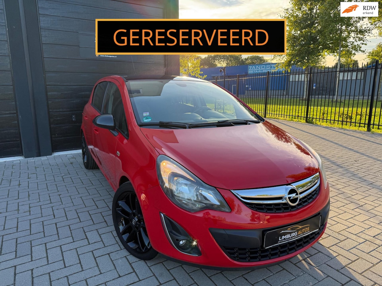 Opel Corsa - 1.4-16V Sport Edition Clima Stoel en Stuur Verwarming 17" Velgen - AutoWereld.nl