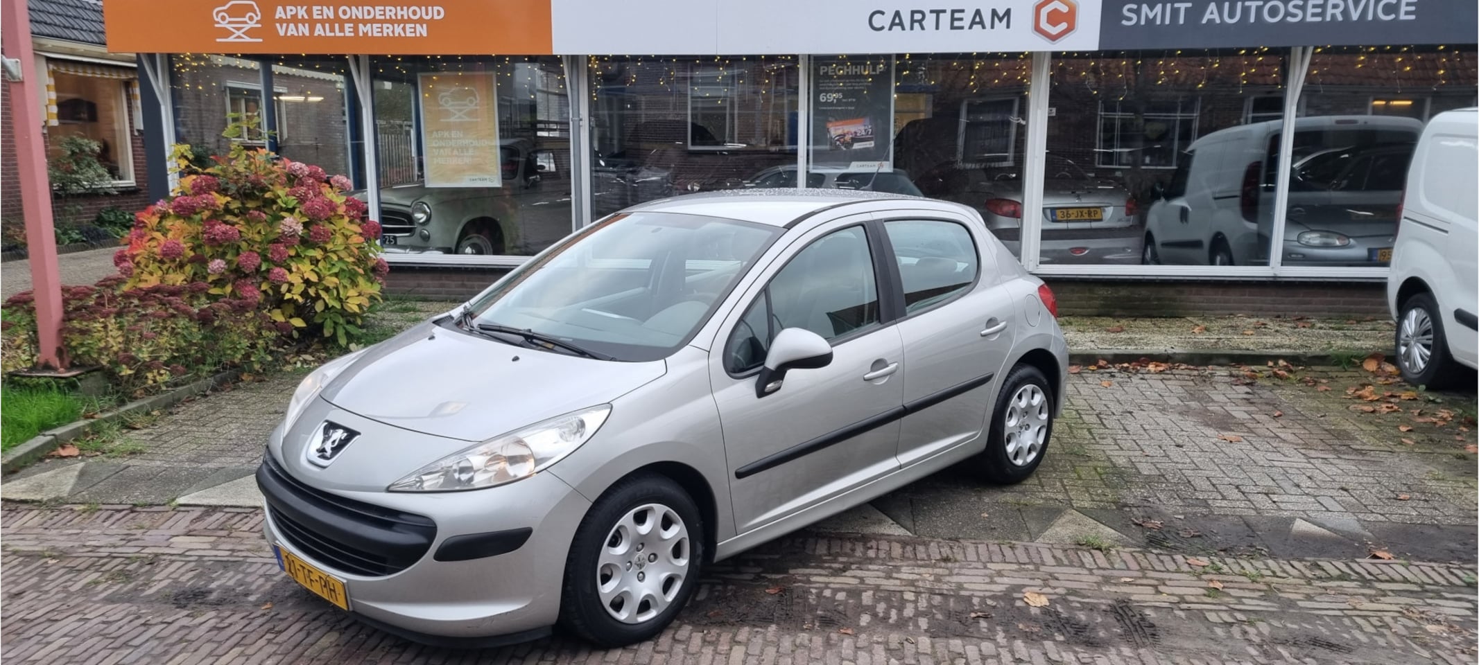 Peugeot 207 - 1.4-16V X-line 5drs Trekhaak airco - AutoWereld.nl