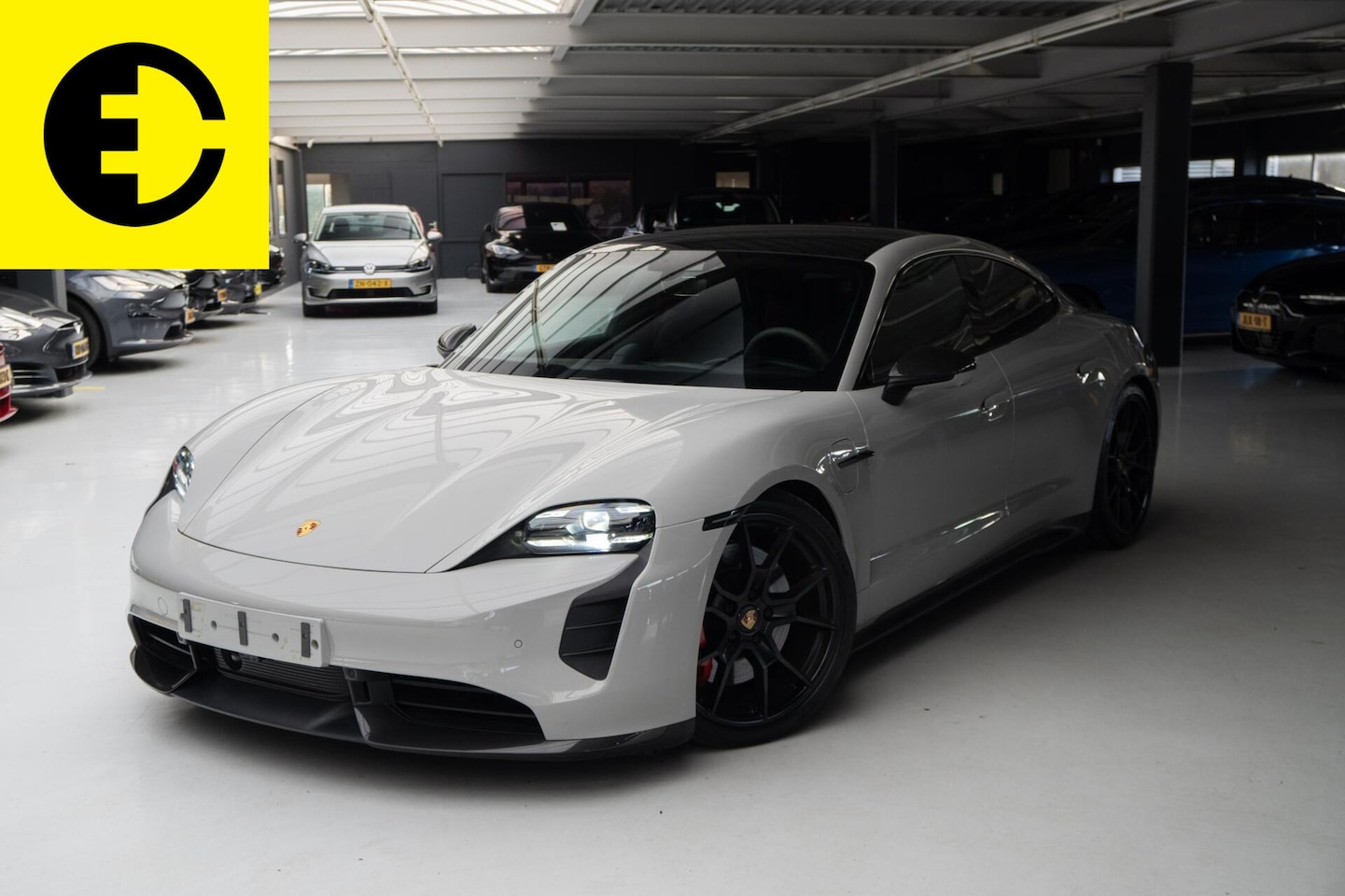 Porsche Taycan - GTS 93 kWh | SportChrono | Panorama | Stoelverwarming - AutoWereld.nl