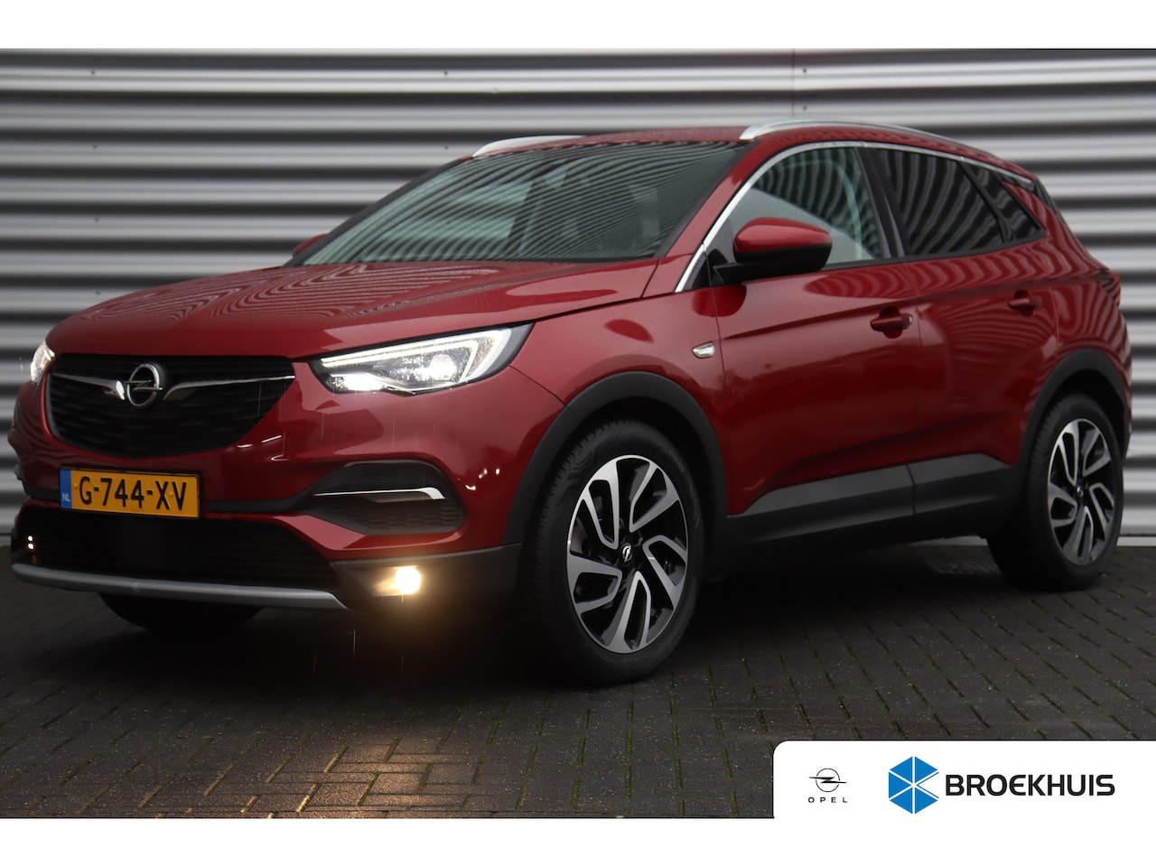 Opel Grandland X - 1.6 TURBO 180PK INNOVATION AUTOMAAT / NAVI / LEDER / CLIMA / FULL-LED / 19" LMV / KEYLESS - AutoWereld.nl
