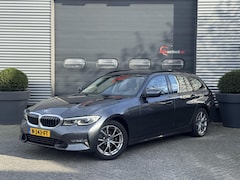 BMW 3-serie Touring - 320d Business Edition Plus | Navigatie | Lederen Bekleding | M-Sport Stuur | DAB |
