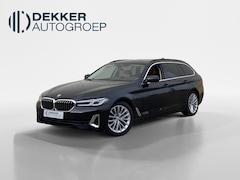 BMW 5-serie Touring - 530e Luxury Line 292 pk automaat Plugin Hybrid-navigatie- Laser Led koplampen- lederen bek