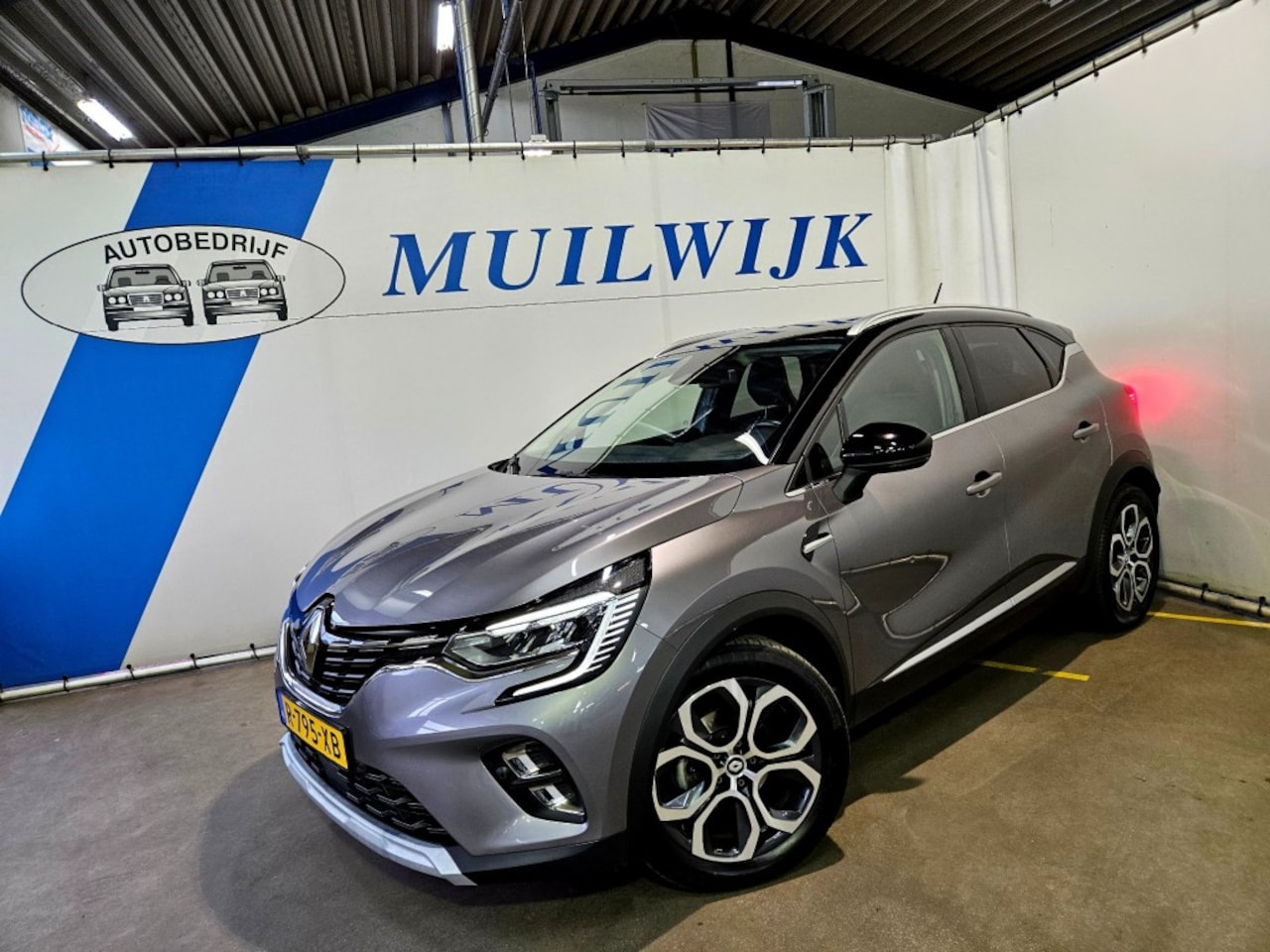 Renault Captur - 1.3 TCe 140PK Intens / Trekhaak / Camera / Adaptive Cruise - AutoWereld.nl
