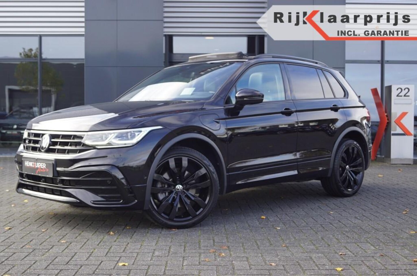 Volkswagen Tiguan - 1.4  e-Hybrid R-Line Black style 245pk/ Panodak /DCC / ACC /Navi Pro /Head-up/ 360 gr. Cam - AutoWereld.nl