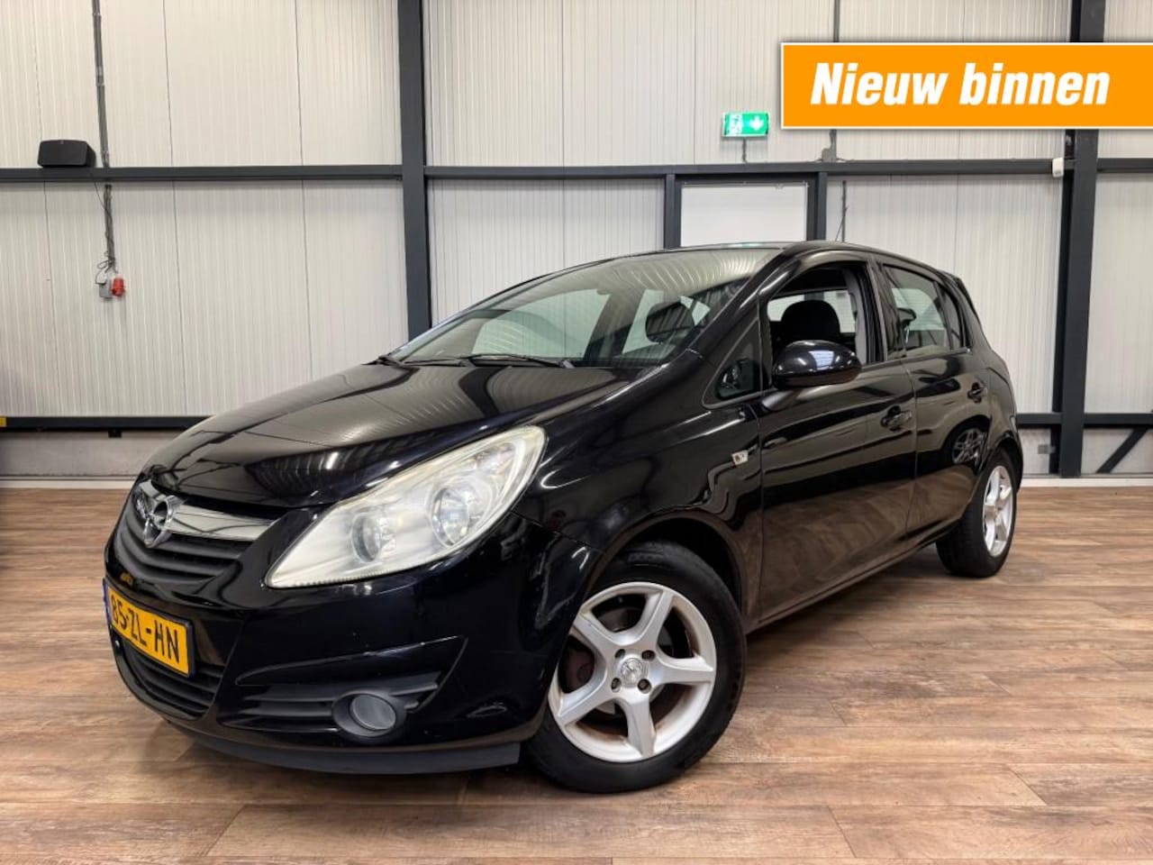 Opel Corsa - 1.4-16V Enjoy / AIRCO / 5-DRS / - AutoWereld.nl