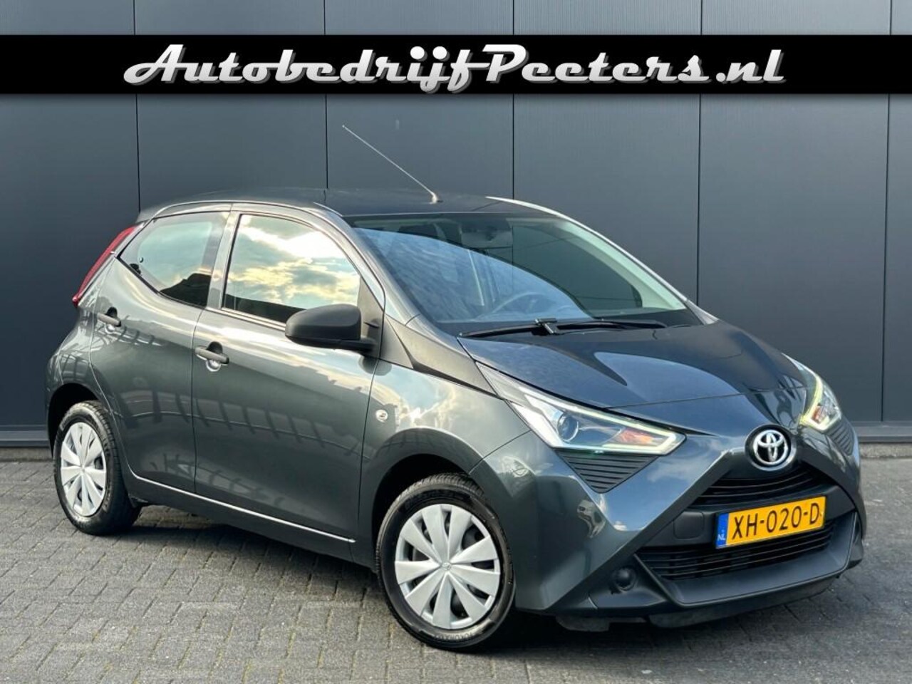 Toyota Aygo - 1.0 5-Drs Airco Bluetooth USB Winter+Zomerbanden - AutoWereld.nl