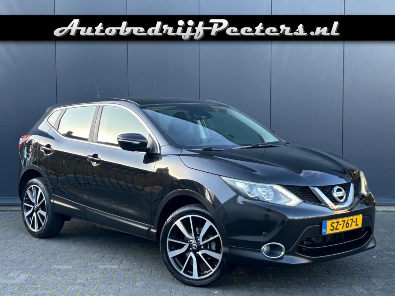 Nissan Qashqai - 1.2 Edition Navi Camera Cruise PDC 4-seizoensbanden Trekhaak - AutoWereld.nl