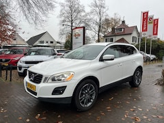 Volvo XC60 - 2.4D AWD AUTOMAAT / LEDER / NAVI / CAMERA / TREKHAAK / STOELVERW