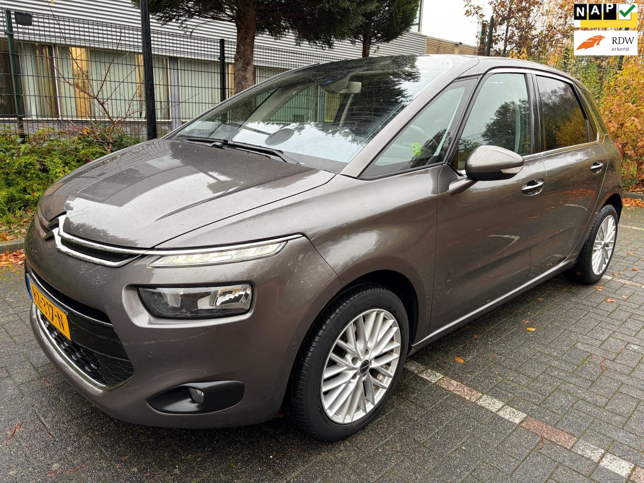 Citroën C4 Picasso - 1.6 e-THP Intensive / Automaat / Navi / PDC / LED - AutoWereld.nl