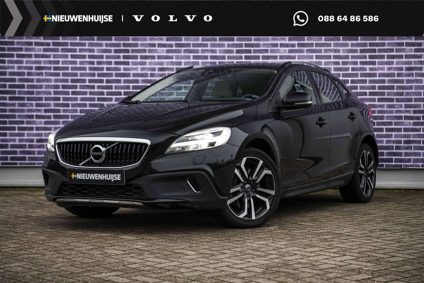 Volvo V40 Cross Country - 1.5 T3 Momentum | Stand kachel | Stoel verwarming | 18" | Parkeersensoren voor en achter | - AutoWereld.nl