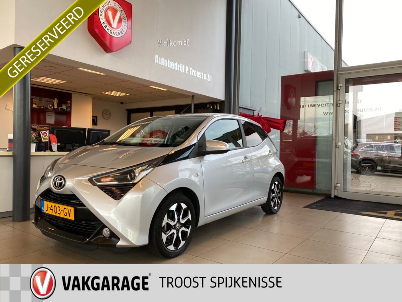 Toyota Aygo - 1.0 VVT-i x-joy 1.0 VVT-i x-joy,Automaat,Apple Carplay Android-Auto,Spraakbediening,Climatecontrol,Achteru - AutoWereld.nl