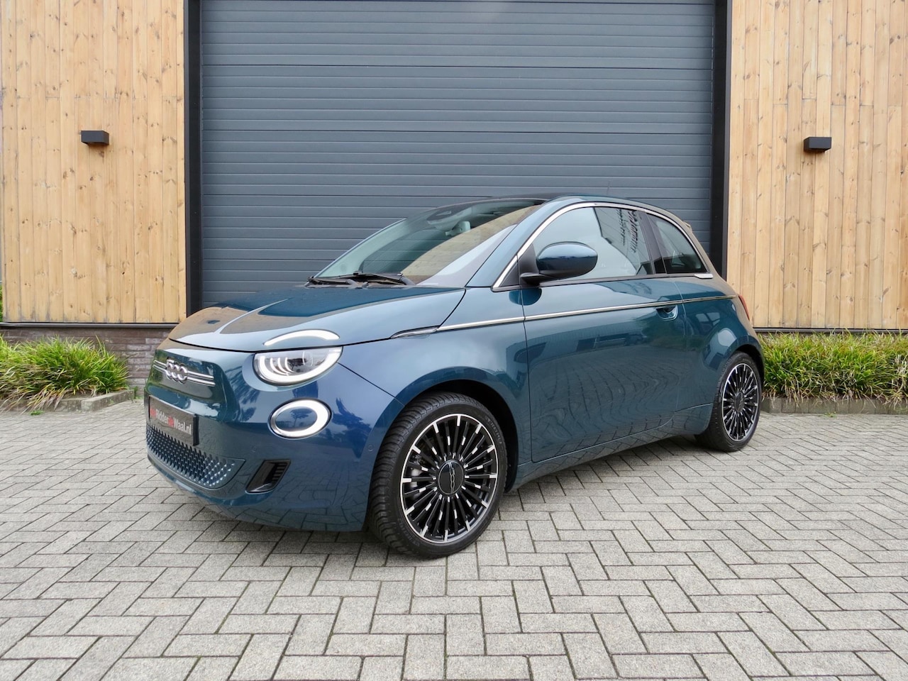 Fiat 500e - La Prima 42 kWh *leder *Carplay *Luxste uitvoering - AutoWereld.nl
