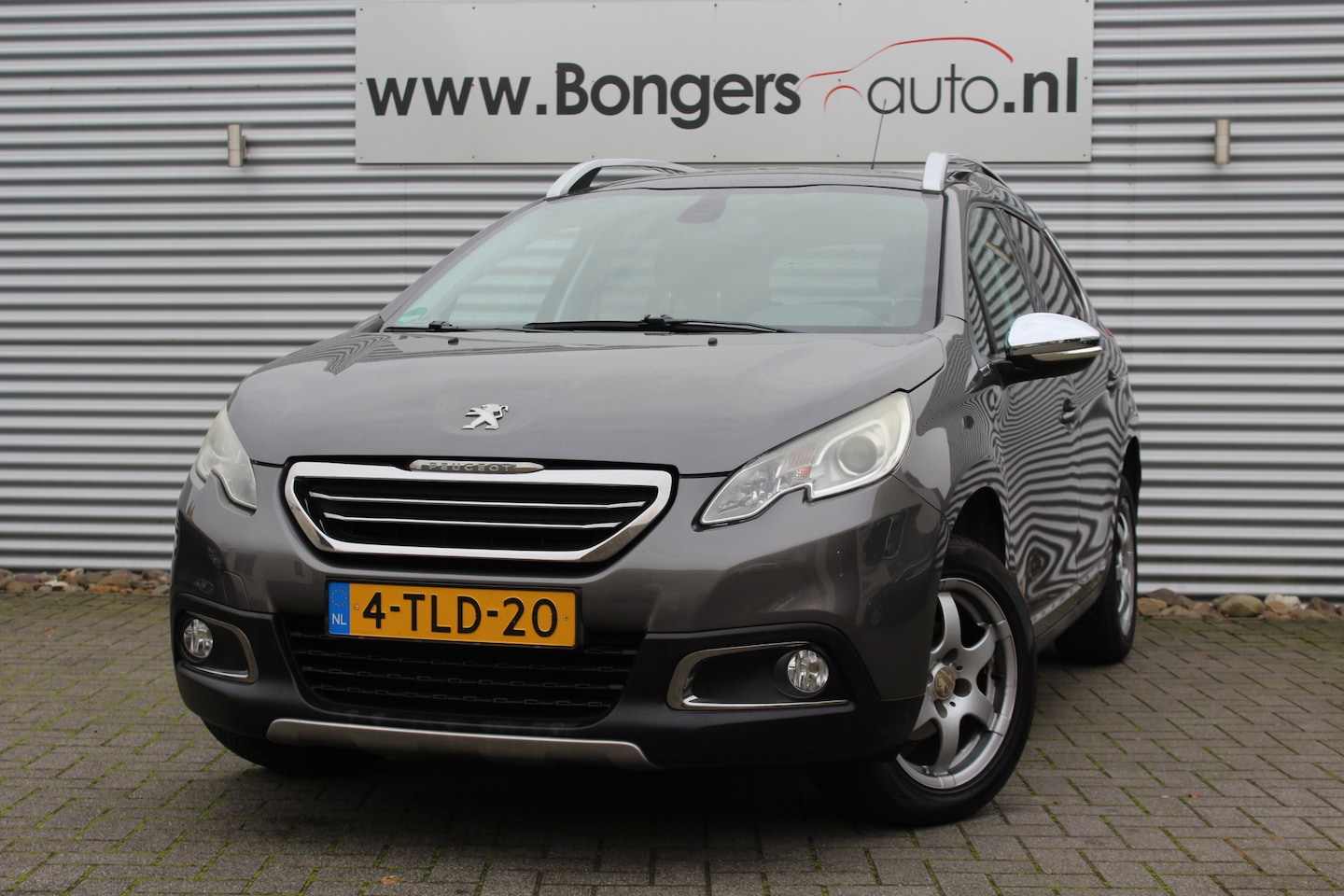 Peugeot 2008 - 1.2 VTi Allure Pack Premium Plus - AutoWereld.nl