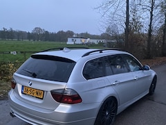BMW 3-serie Touring - 325i Dynamic Exec