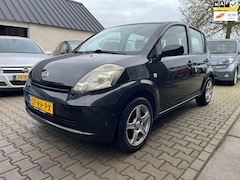 Daihatsu Sirion 2 - 1.0-12V Trend |nwe APK| Topper