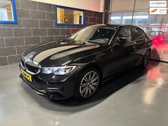 BMW 3-serie - 318i High Sport - Navigatie - Parkeersensoren - Adaptieve Cruise Control - Elektr. Ramen