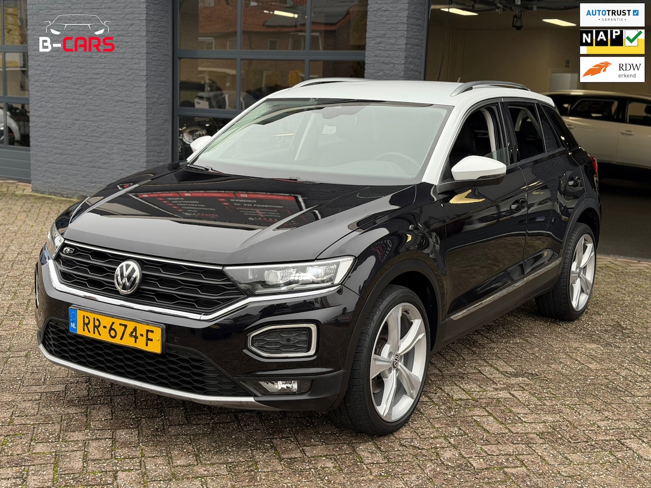 Volkswagen T-Roc - 1.0 TSI Style RLine|Xenon|VirtualDashboard|Lineass|Pdc|Nap!! - AutoWereld.nl
