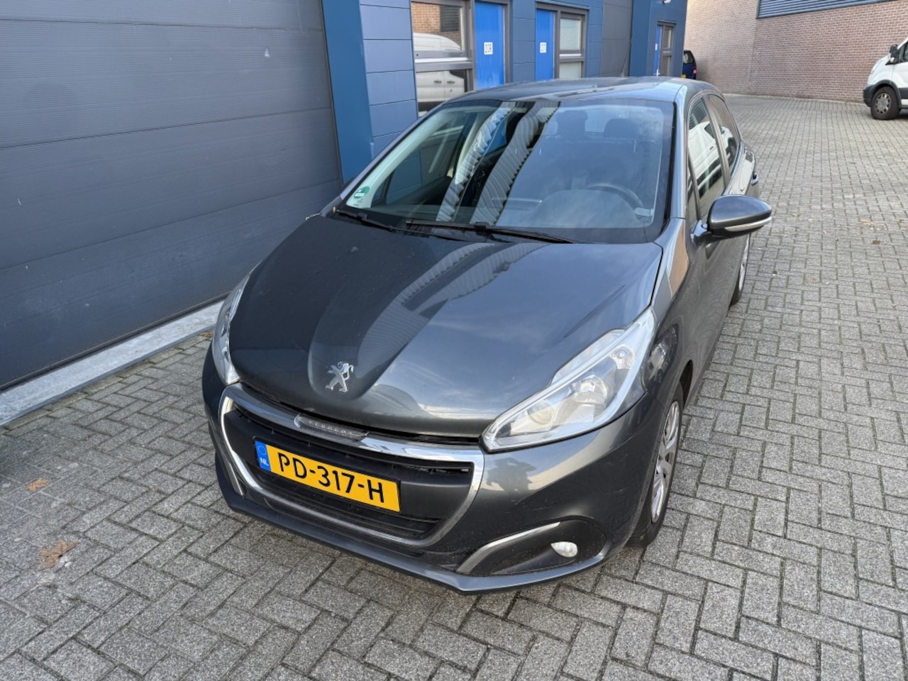 Peugeot 208 - 1.2 PureT. Blue Lion Navi ElektrPkt Nwe APK 11-’26!! - AutoWereld.nl