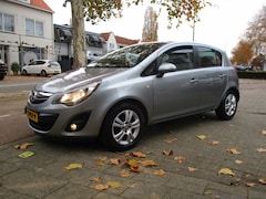 Opel Corsa - 1.4-16V Cosmo 5-drs / AIRCO / NAVI / PDC / CRUISE-CONTROL / 85dkm