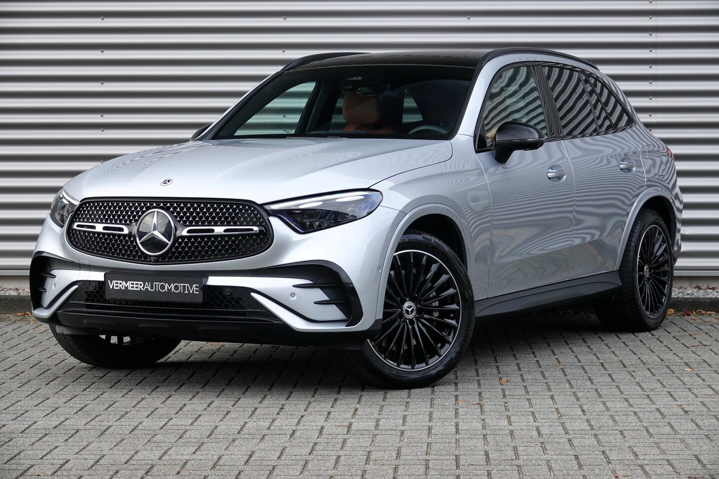 Mercedes-Benz GLC-klasse - 400e 4MATIC AMG Line | Pano | Achteras Sturing | Luchtvering | Burmester | Trekhaak | HUD - AutoWereld.nl