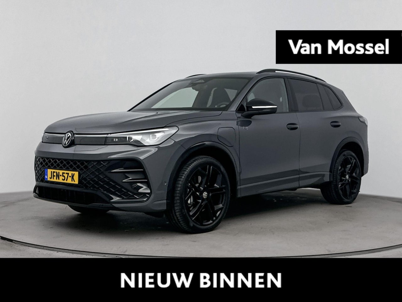 Volkswagen Tiguan - 1.5 eHybrid R-Line Edition 204 PK | Panorama dak | Trekhaak zwenkbaar | Stoel/stuurverwarm - AutoWereld.nl