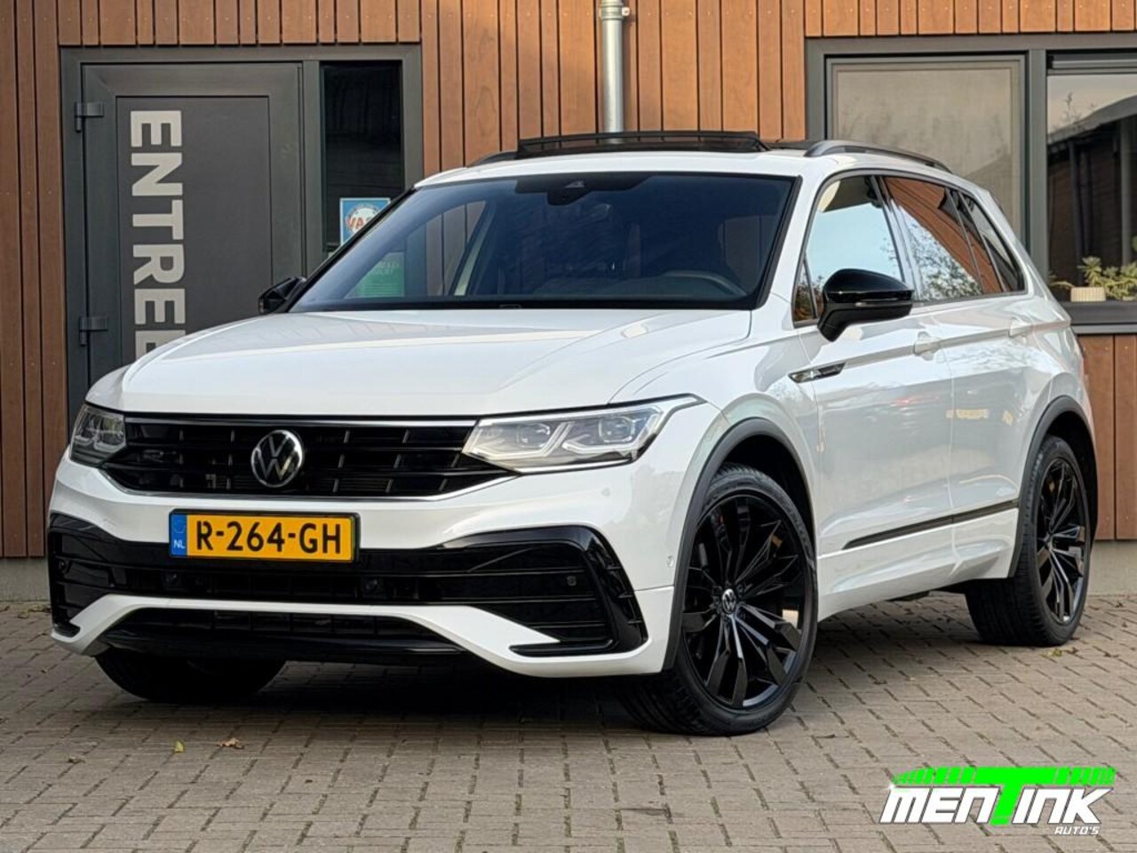 Volkswagen Tiguan - 1.5 TSI DSG R-LINE Pano Camera Virtueel - AutoWereld.nl