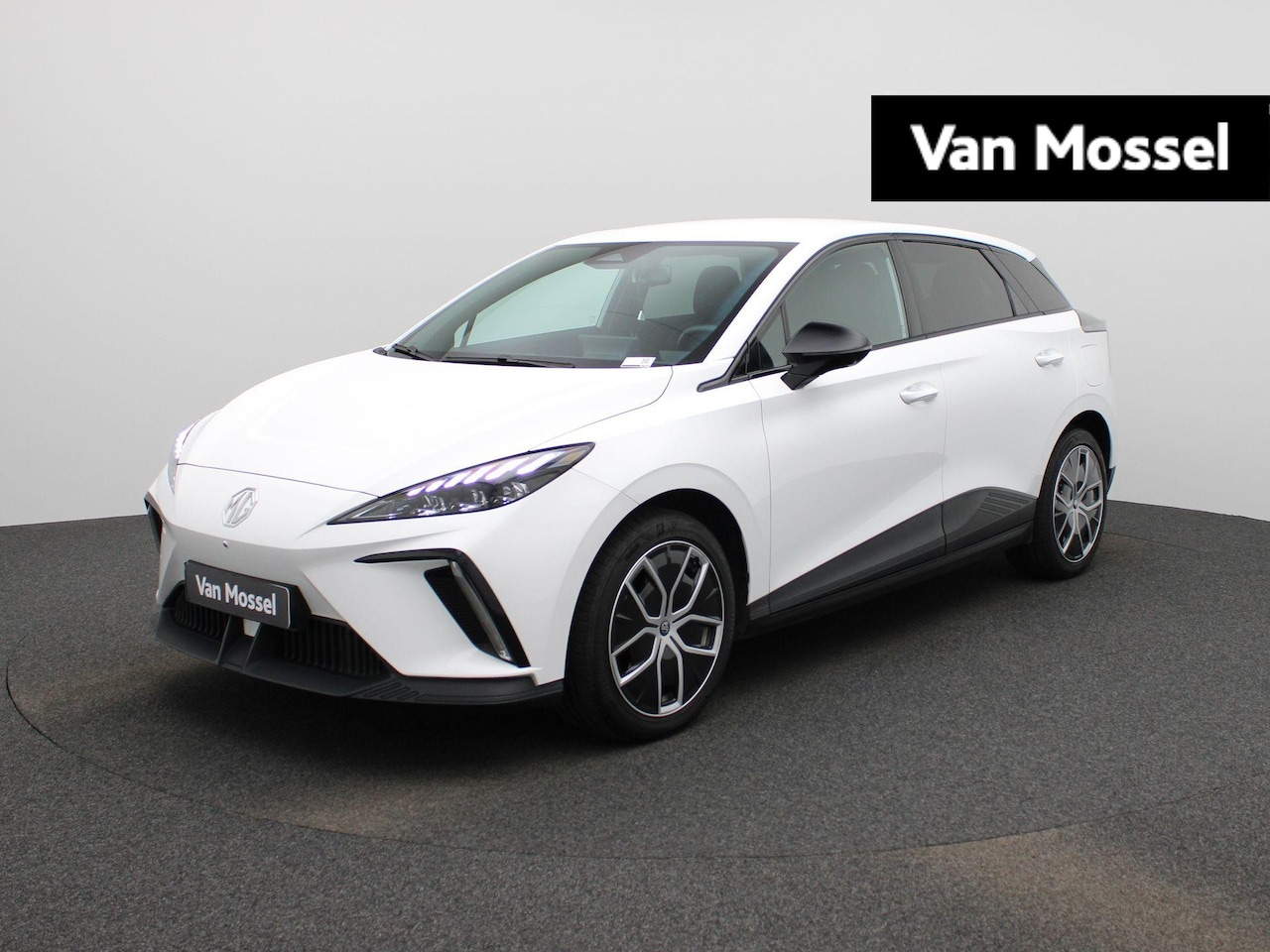MG 4 - MG4 64 kWh Luxury - AutoWereld.nl