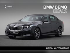 BMW 5-serie - 530e M Sport Edition | Achteruitrijcamera | Driving Assistant Plus | PDC | Trekhaak elektr