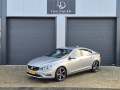 Volvo S60 - 1.6 T3 Summum / Leder / R-Design / ACTIE