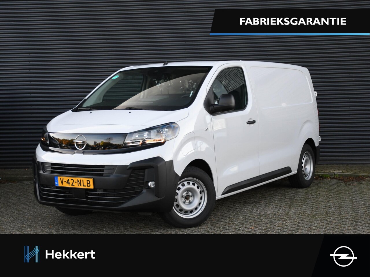 Opel Vivaro Electric - L2 75kWh 136pk Automaat DODE HOEK | DAB | LANE KEEPING ASSIST | APPLE CARPLAY | CAMERA - AutoWereld.nl