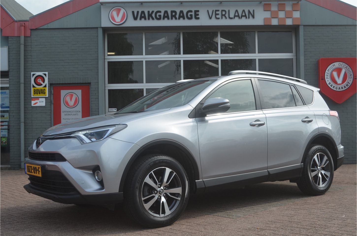 Toyota RAV4 - 2.0 Dynamic 4WD AUTOMAAT 12 mnd garantie - AutoWereld.nl