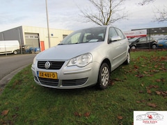 Volkswagen Polo - 1.4-16V Trendline