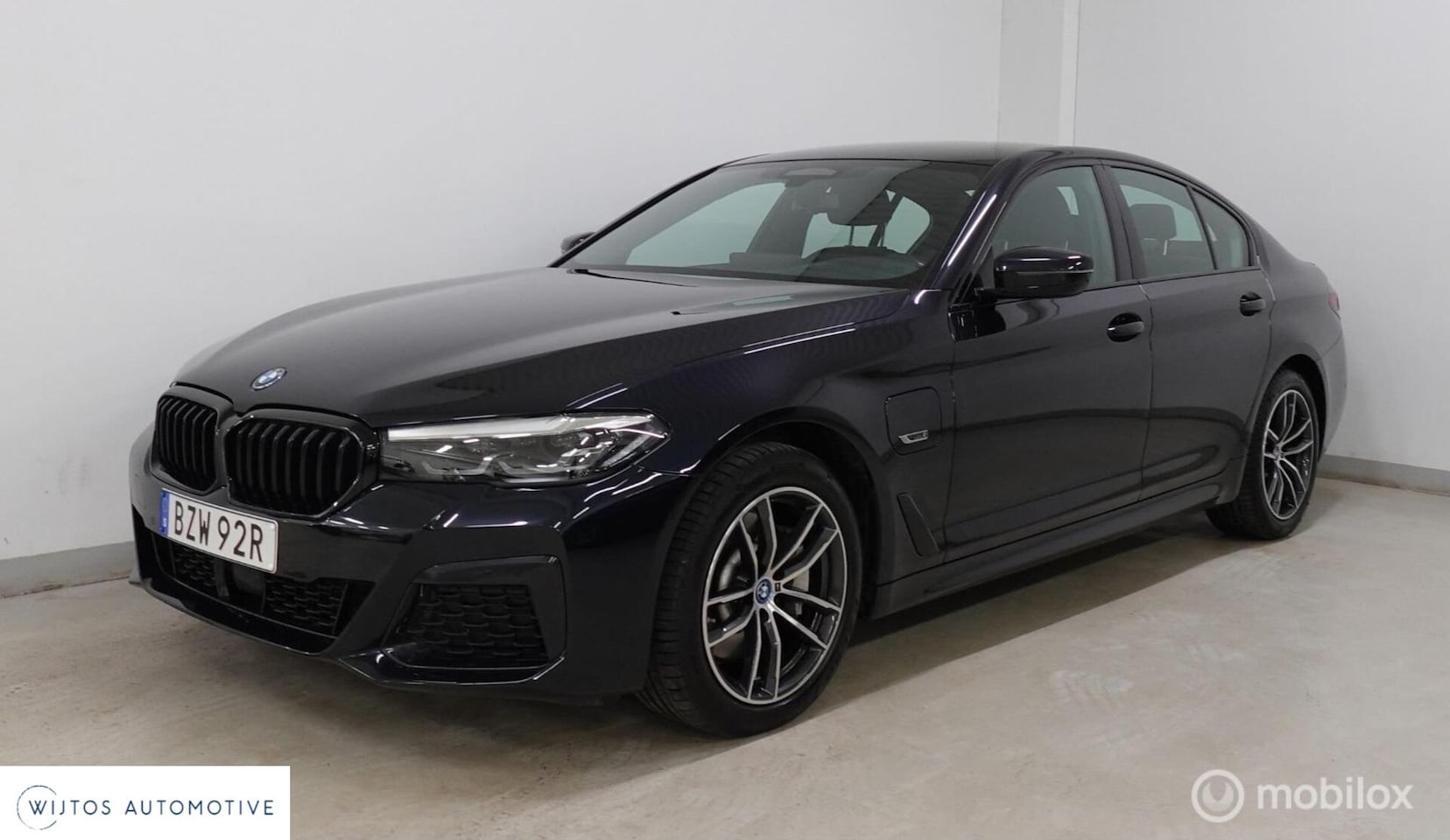 BMW 5-serie - 530e xDrive M-Sport, trekhaak, - AutoWereld.nl